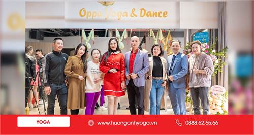 Chúc mừng khai trương trung tâm Oppa Yoga & Dance - HLV Quang Tuấn, học viên khóa đào tạo HLV Yoga 200H Hương Anh Yoga